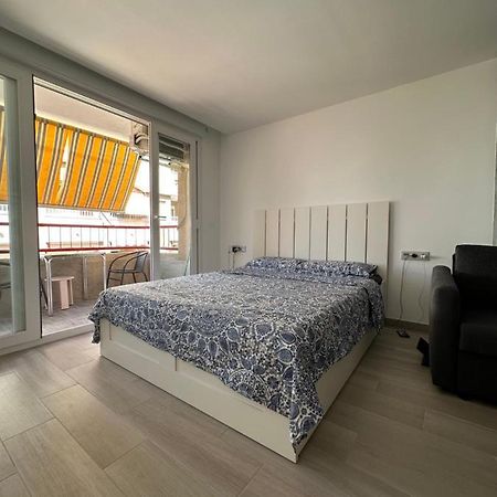 Studio Monserrate H Torrevieja Eksteriør billede