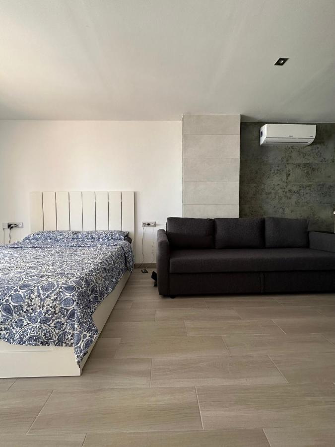 Studio Monserrate H Torrevieja Eksteriør billede